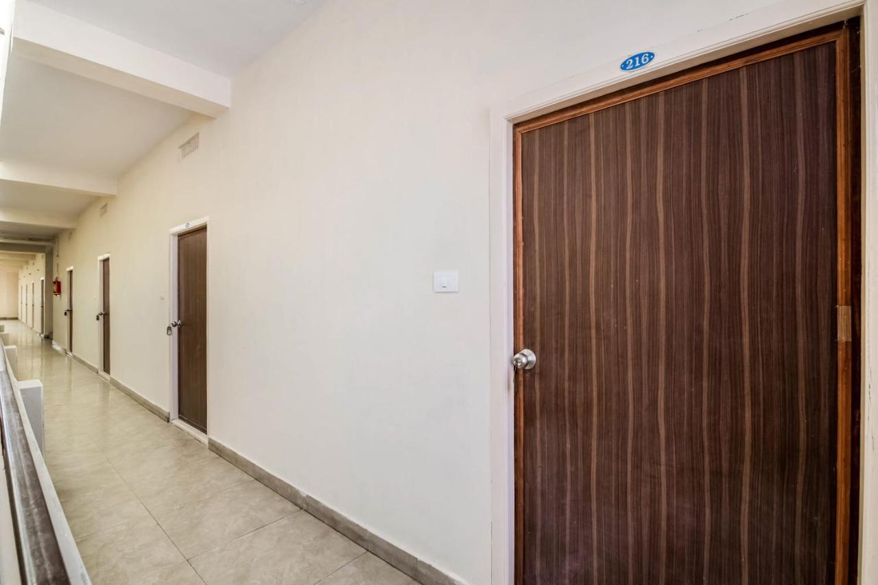 Super Oyo G P Residency Hotel Kakinada Ngoại thất bức ảnh
