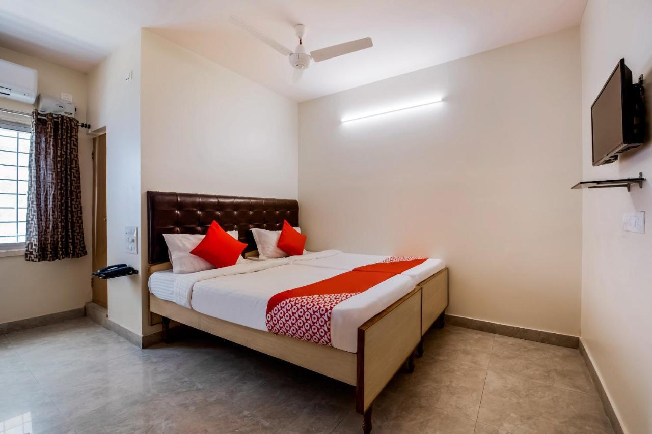 Super Oyo G P Residency Hotel Kakinada Ngoại thất bức ảnh