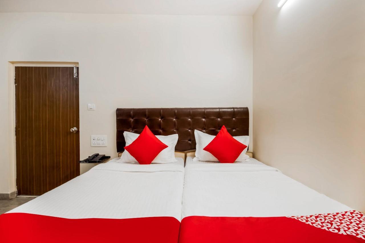 Super Oyo G P Residency Hotel Kakinada Ngoại thất bức ảnh