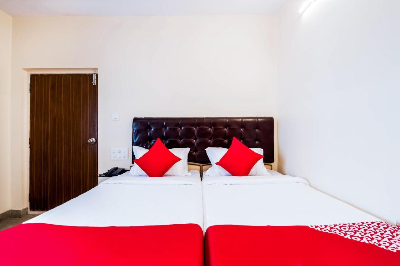Super Oyo G P Residency Hotel Kakinada Ngoại thất bức ảnh